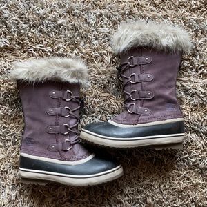 Girls size 5 winter boots